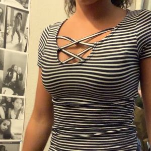 Crop cross body fitted tee